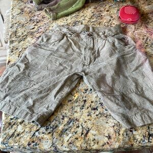 Hurley size 10 cotton shorts exceptional details, worn maybe 4 times